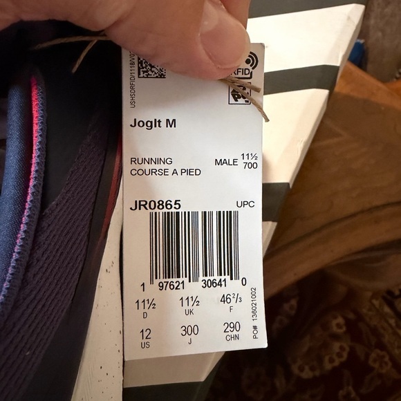 New with Damaged Box MEN\'S ADIDAS JOGIT RUNNING SHOES SIZE 12 ?? main image 8